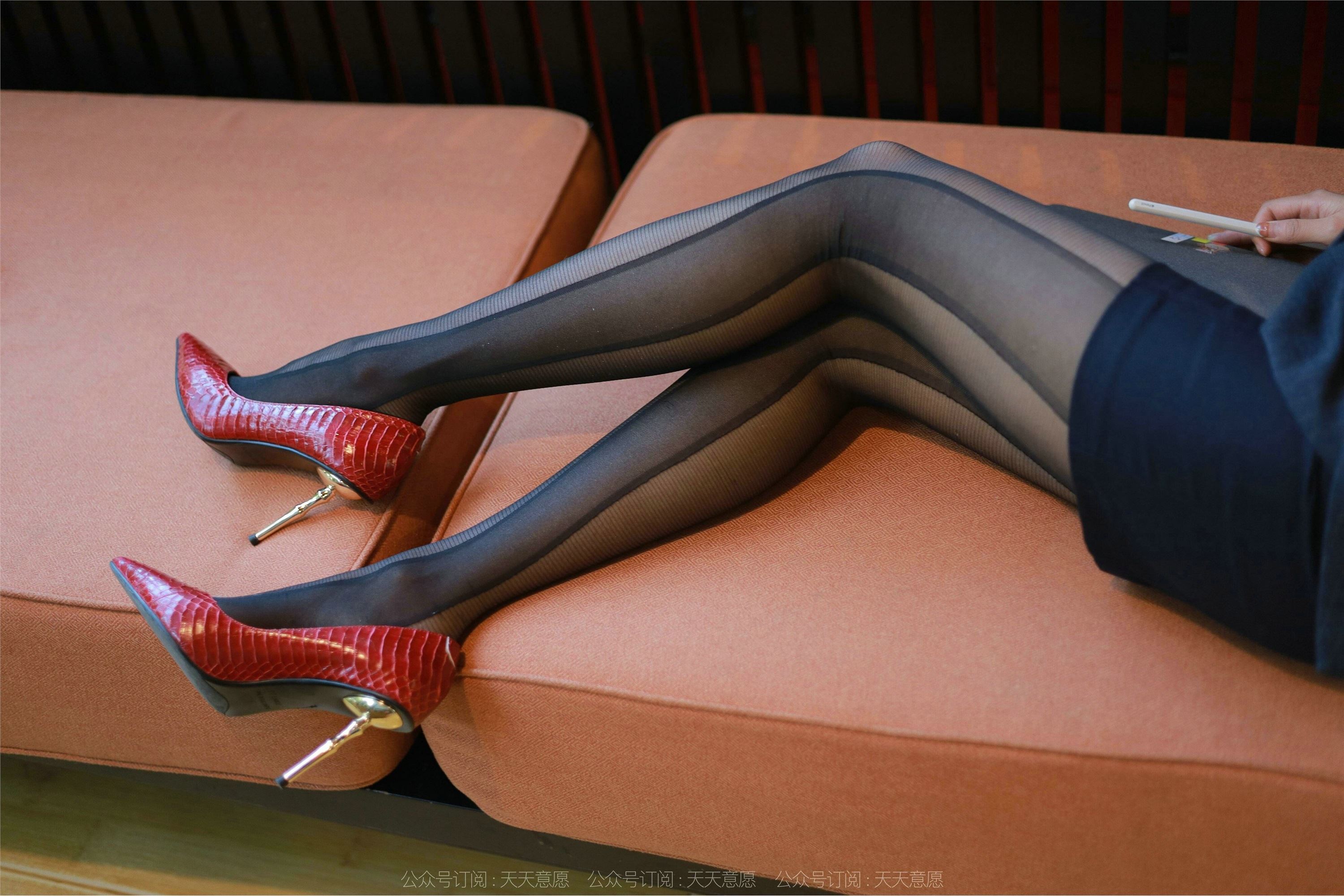 IESS异思趣向  2022.04.12 丝享家1057：婉萍《OL嘿丝玉姐》